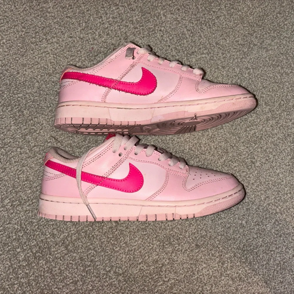 Nike Dunks - Picture 1 of 9